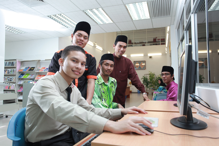 DIPLOMA PENGAJIAN MEDIA ISLAM (R3/0323/4/0001) (08/29) (A9214)
